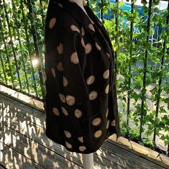 Black button up with circle patterns - Picture 4 of 4